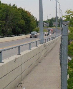 Bridge between MN & ND